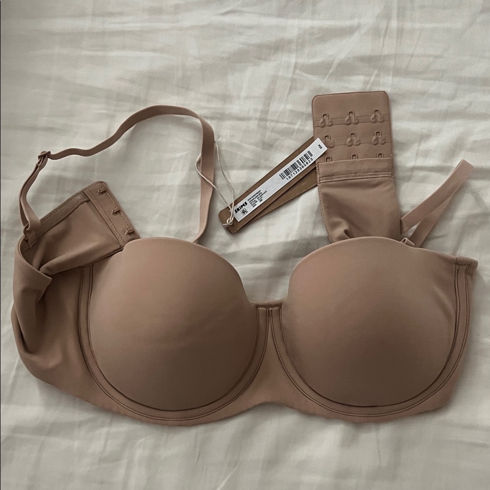 SKIMS Tan Strapless Bra